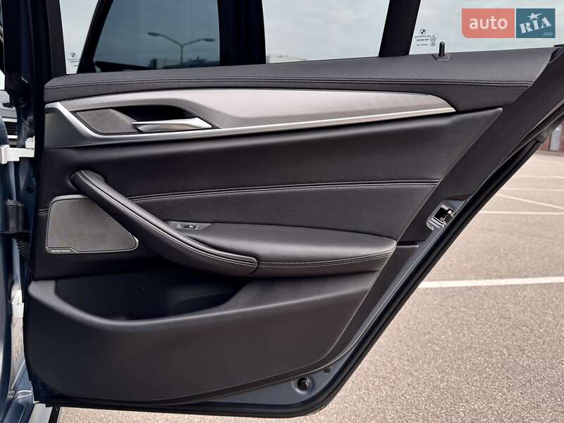 Седан BMW M5 2018 в Киеве