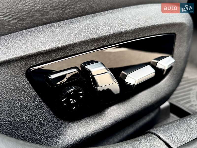 Седан BMW M5 2018 в Киеве