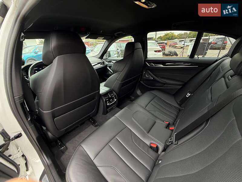 Седан BMW M5 2022 в Одессе