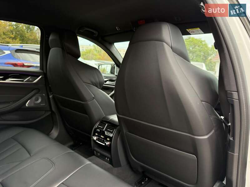 Седан BMW M5 2022 в Одессе