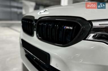 Седан BMW M5 2019 в 