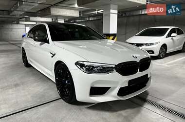 Седан BMW M5 2019 в 