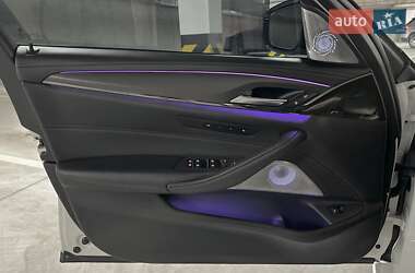 Седан BMW M5 2019 в 