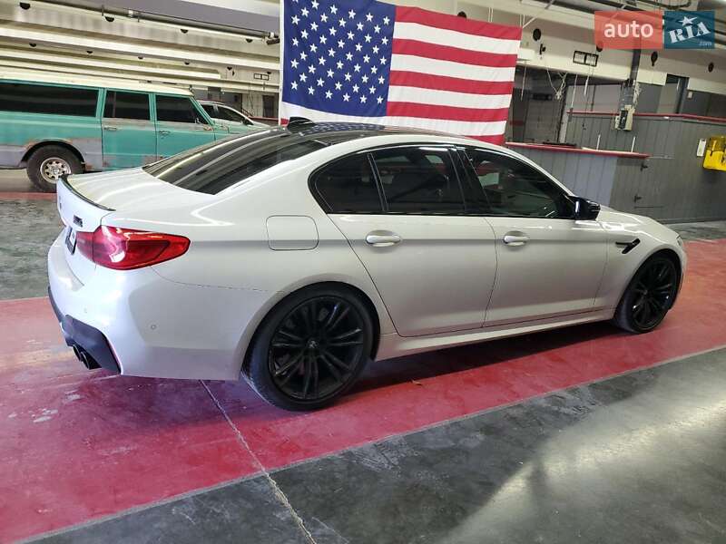 Седан BMW M5 2018 в Киеве