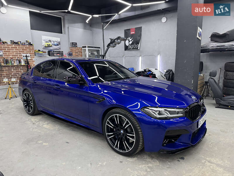 Седан BMW M5 2020 в Львове