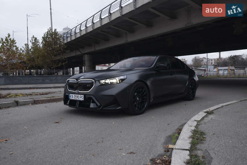 Седан BMW M5 2025 в Киеве фото Седан BMW M5 2025 в Киеве