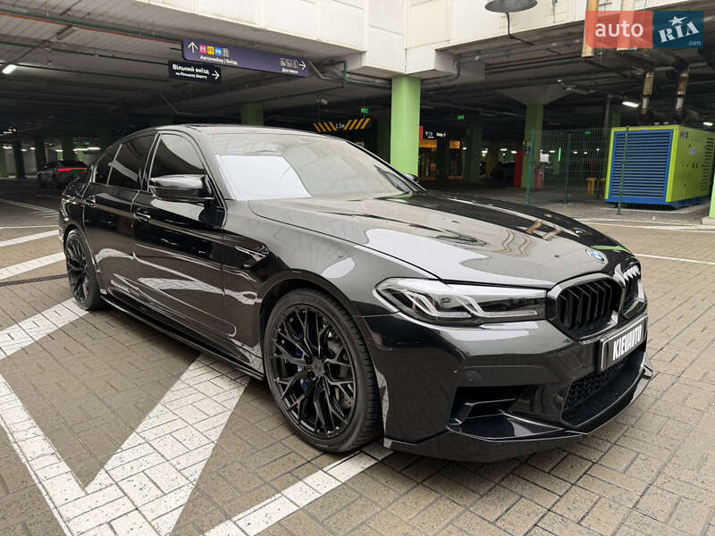 Седан BMW M5 2021 в Киеве