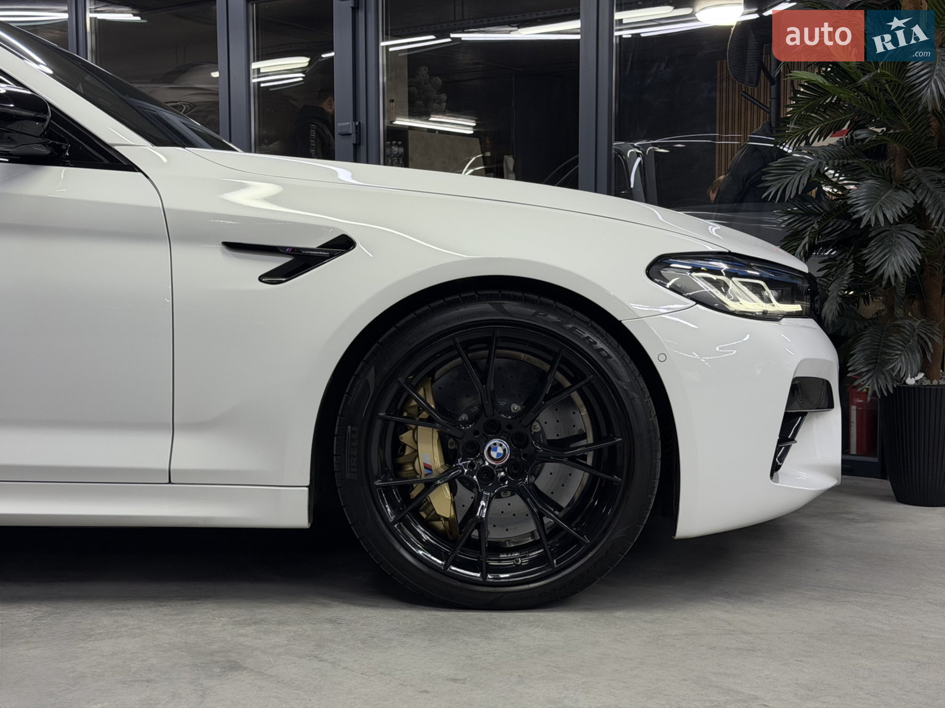 2023 BMW M5 - мініатюра 5
