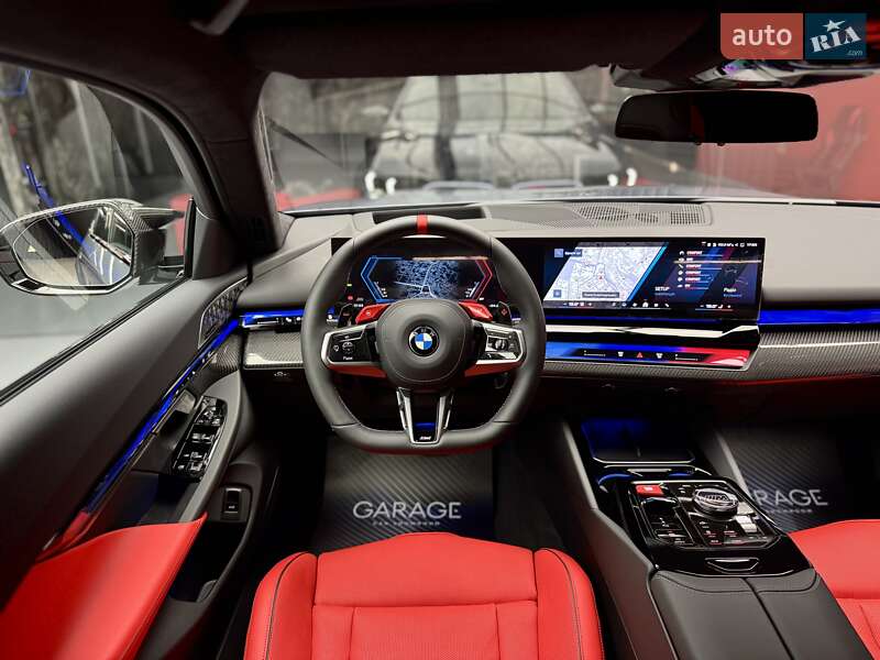 Седан BMW M5 2025 в Киеве