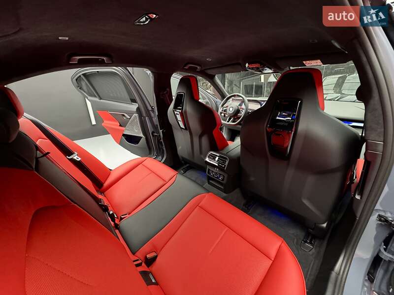 Седан BMW M5 2025 в Киеве