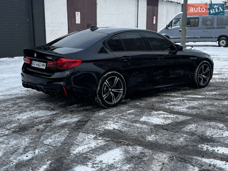 Седан BMW M5 2019 в Киеве