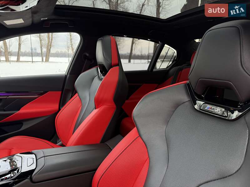 Седан BMW M5 2024 в Киеве