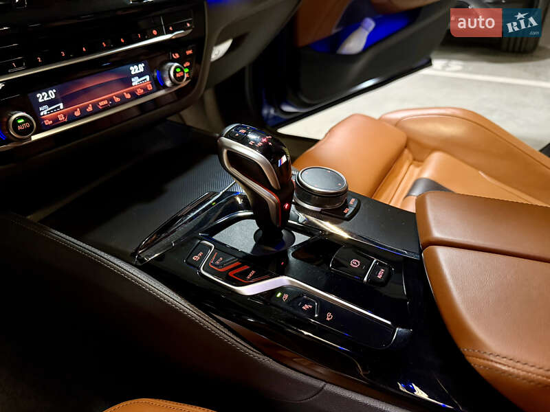 Седан BMW M5 2021 в Киеве