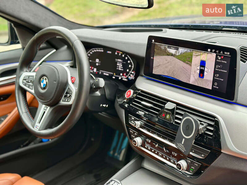 Седан BMW M5 2022 в Киеве
