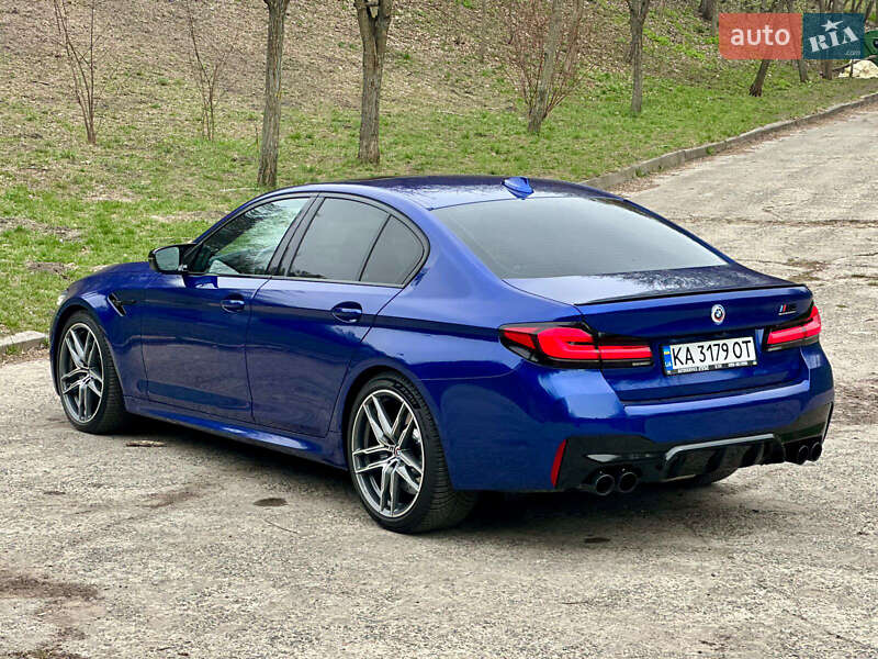 Седан BMW M5 2022 в Киеве