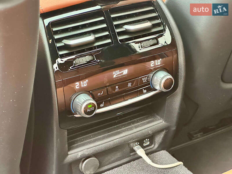 Седан BMW M5 2022 в Киеве