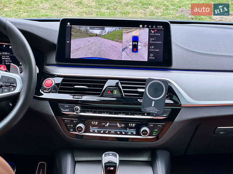 Седан BMW M5 2022 в Киеве