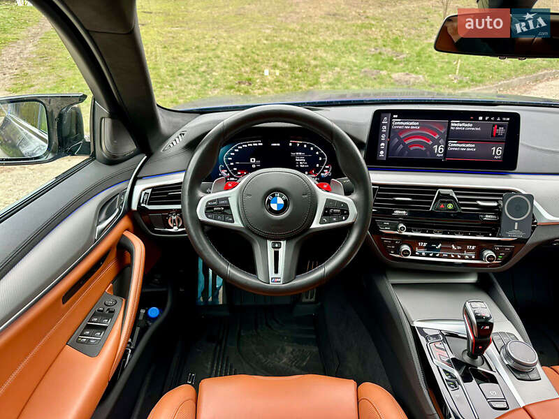 Седан BMW M5 2022 в Киеве