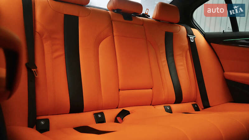 Седан BMW M5 2019 в Львове