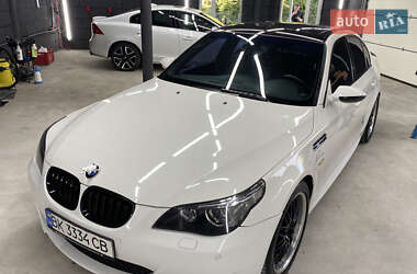 Седан BMW M5 2006 в Ровно