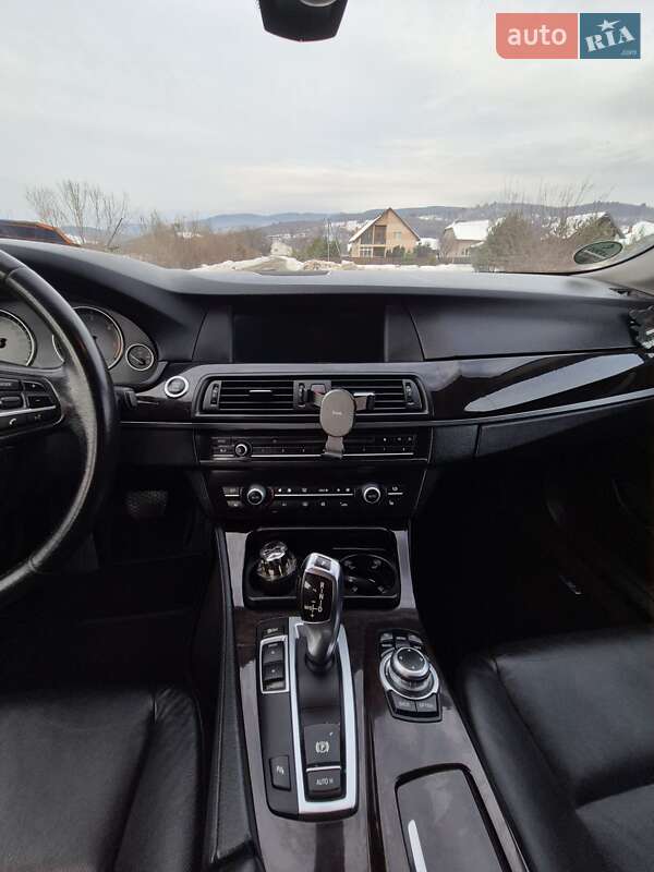 Седан BMW M5 2011 в Ужгороді