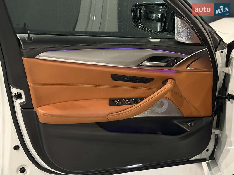 Седан BMW M5 2019 в Одесі