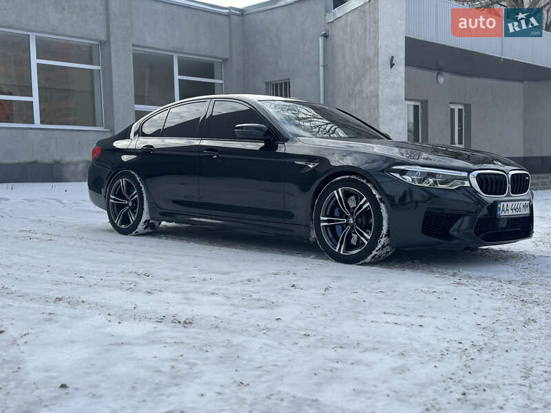 Седан BMW M5 2019 в Киеве