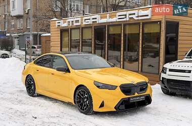 Седан BMW M5 2025 в Киеве