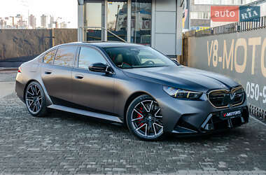 Седан BMW M5 2024 в Києві