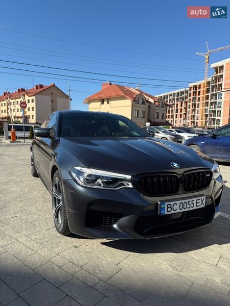 Седан BMW M5 2018 в Львове