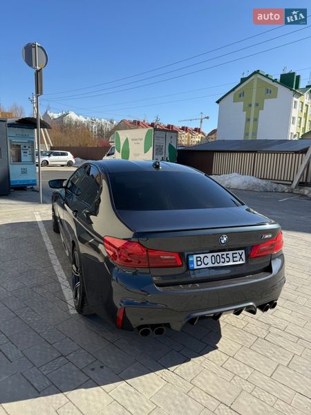 Седан BMW M5 2018 в Львове