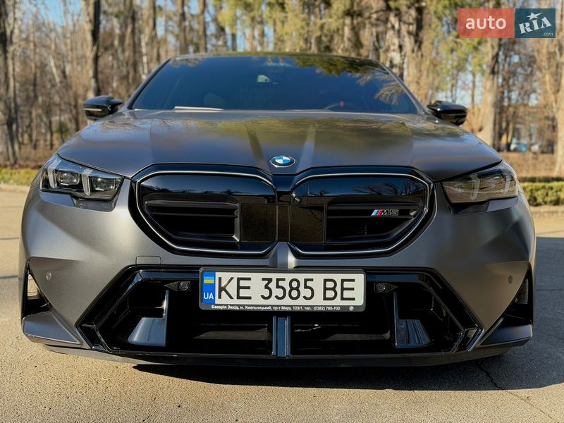 Седан BMW M5 2024 в Киеве