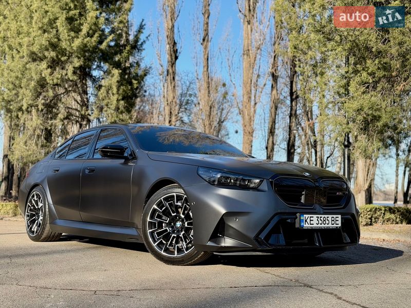 Седан BMW M5 2024 в Киеве
