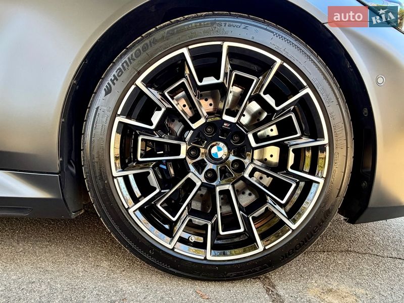Седан BMW M5 2024 в Киеве
