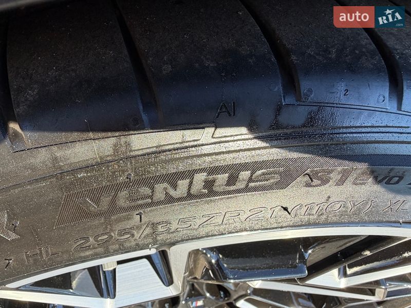 Седан BMW M5 2024 в Киеве