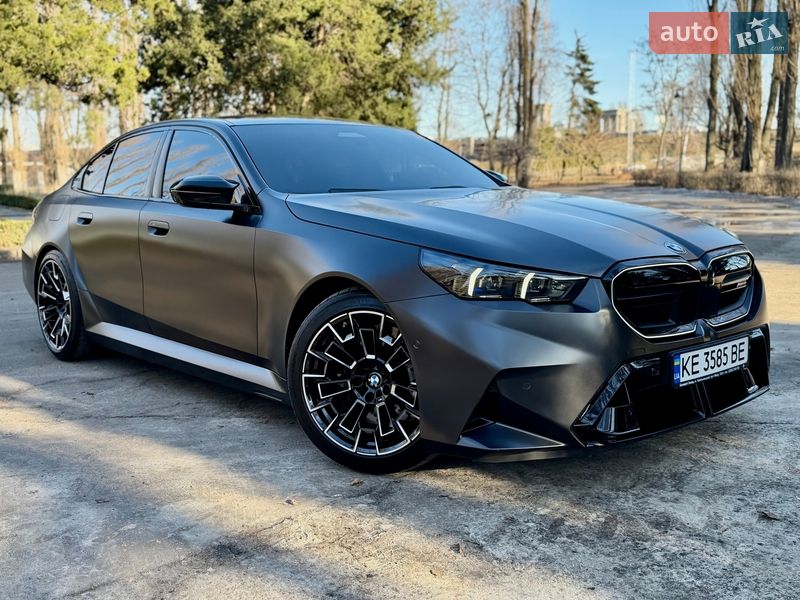 Седан BMW M5 2024 в Киеве