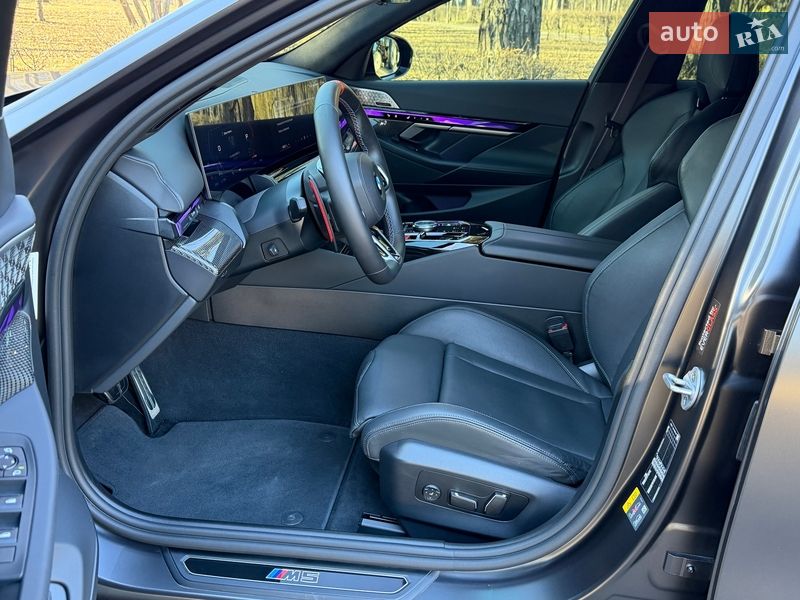 Седан BMW M5 2024 в Киеве