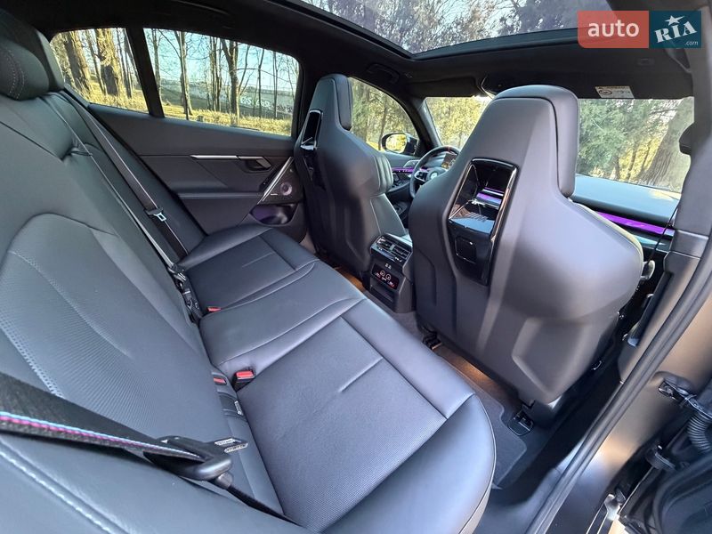 Седан BMW M5 2024 в Киеве