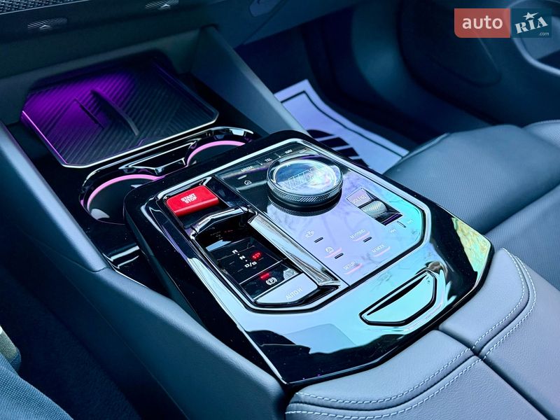 Седан BMW M5 2024 в Киеве