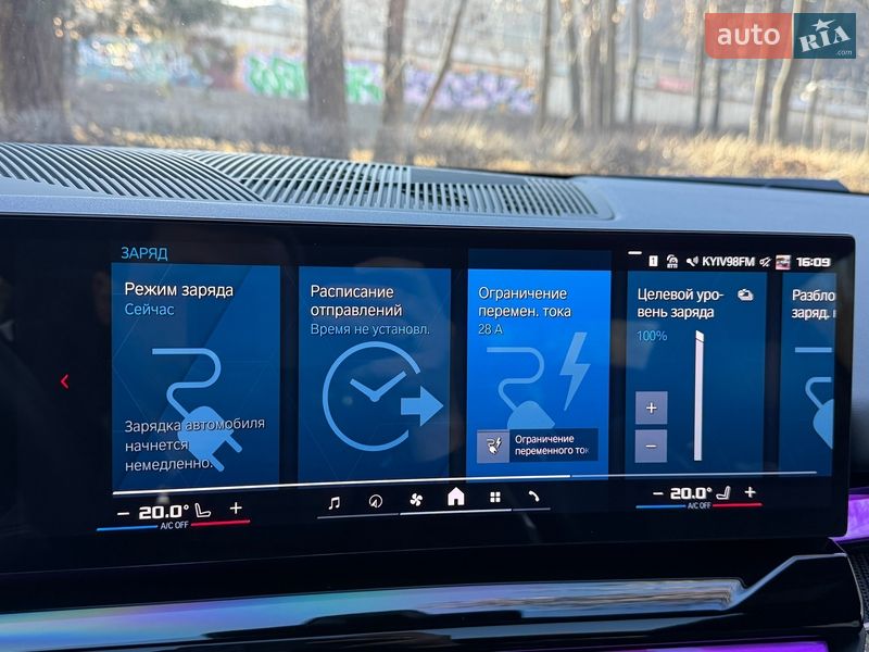 Седан BMW M5 2024 в Киеве