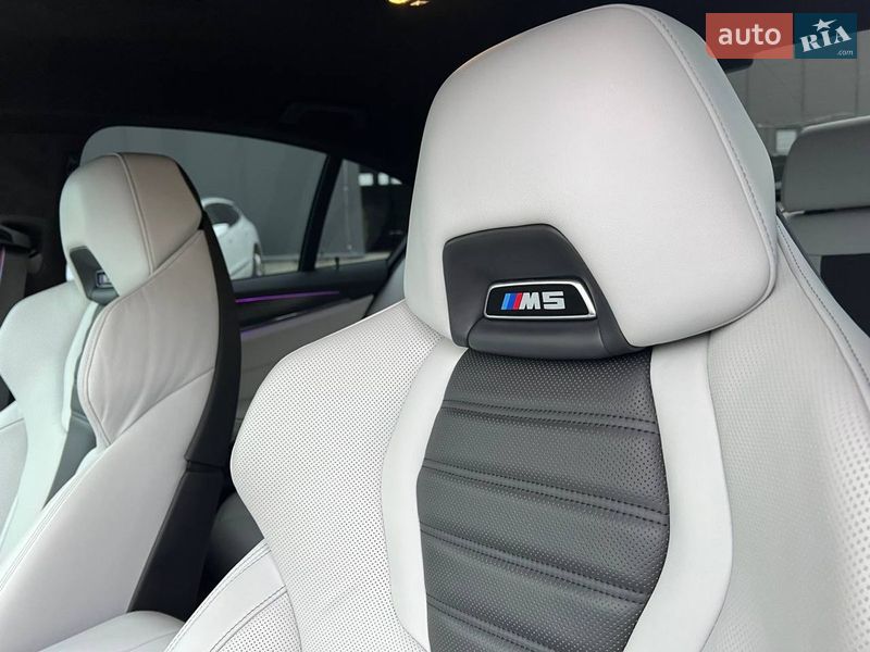 Седан BMW M5 2018 в Львове