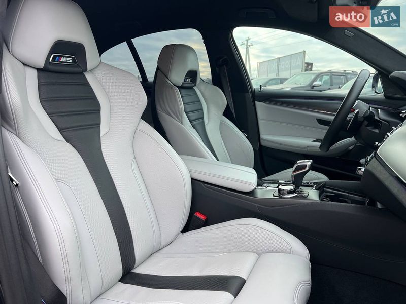 Седан BMW M5 2018 в Львове