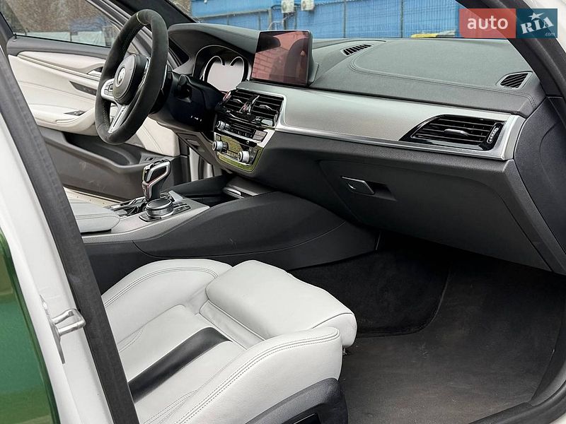 Седан BMW M5 2018 в Киеве
