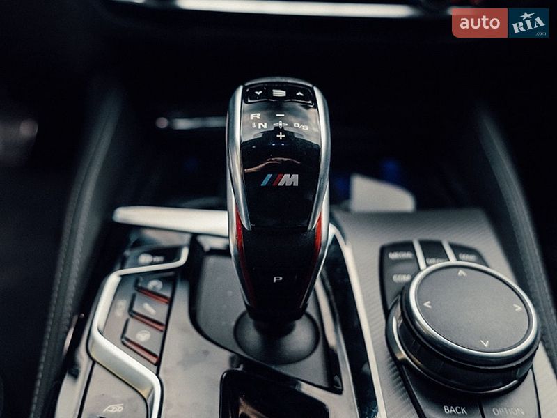 Седан BMW M5 2018 в Шептицькому