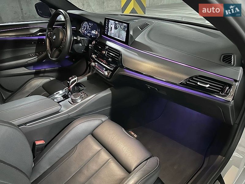 Седан BMW M5 2019 в Киеве