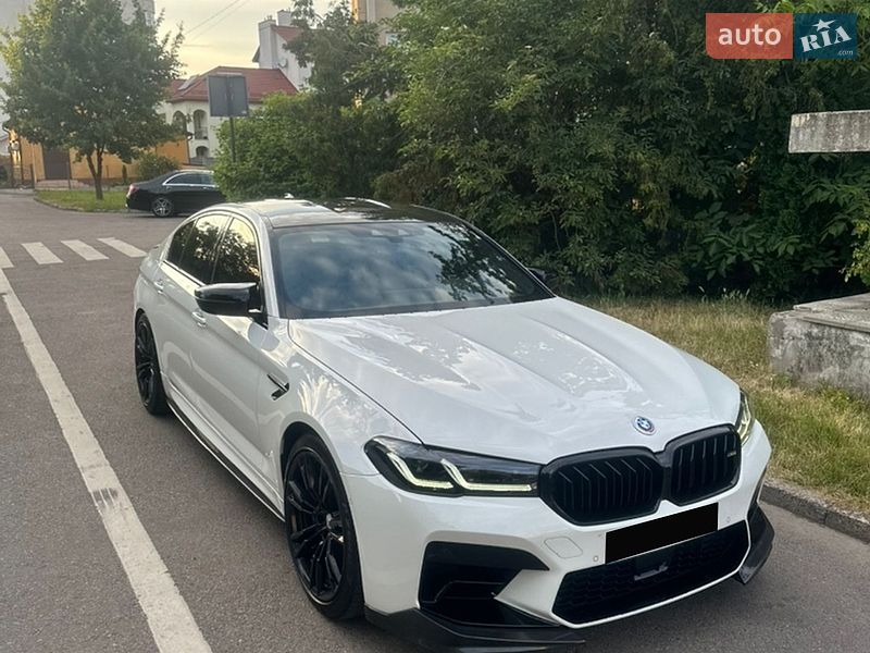 Седан BMW M5 2020 в Львові
