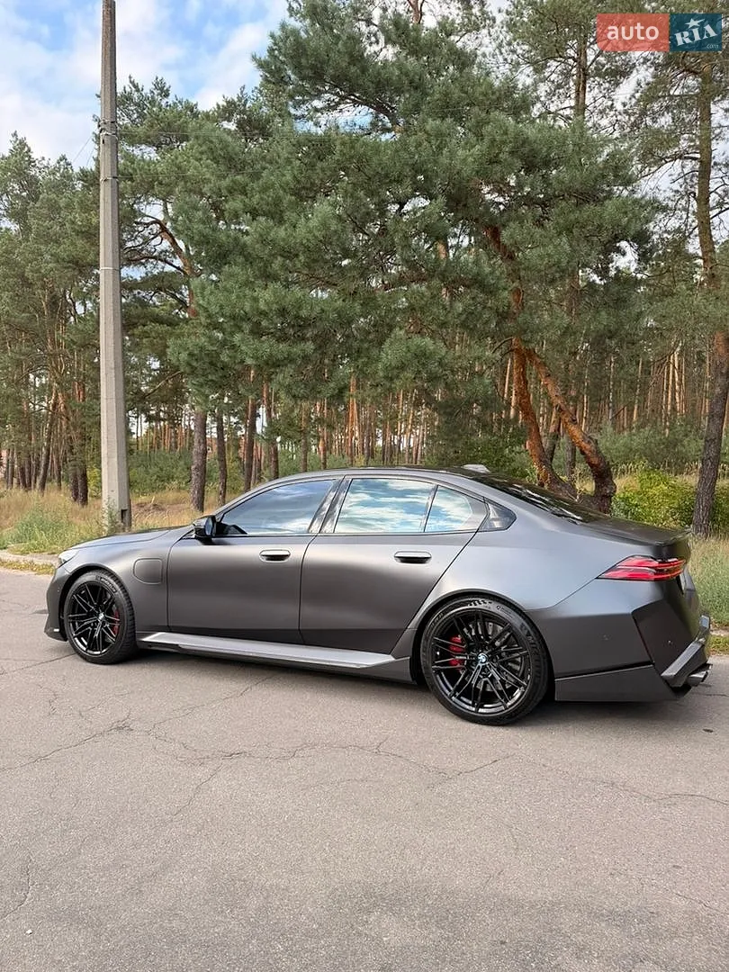 2025 BMW M5 - мініатюра 5