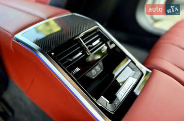 Купе BMW M8 Gran Coupe 2021 в 