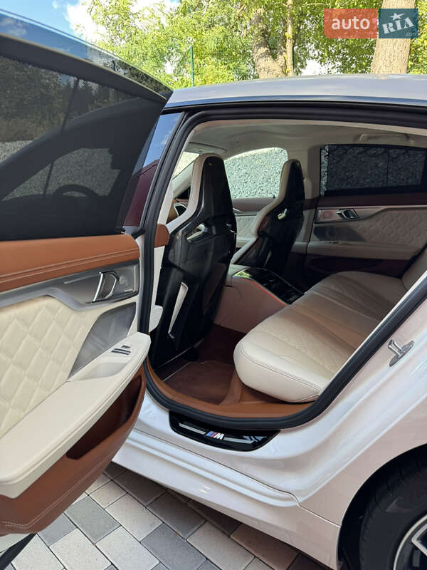 Купе BMW M8 Gran Coupe 2022 в Львові фото 27 Купе BMW M8 Gran Coupe 2022 в Львові