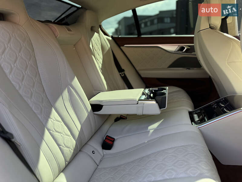 Купе BMW M8 Gran Coupe 2020 в Луцке
